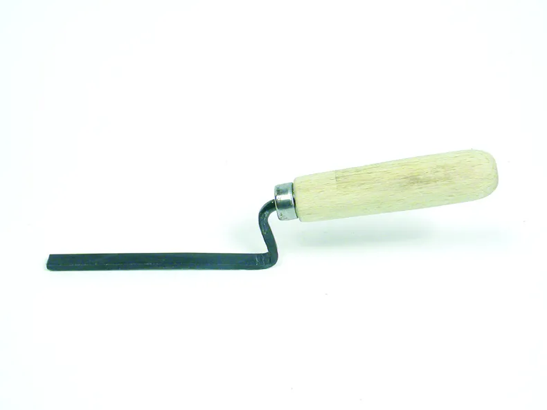 Gesmeed voegijzer 10 mm met handgreep in hout