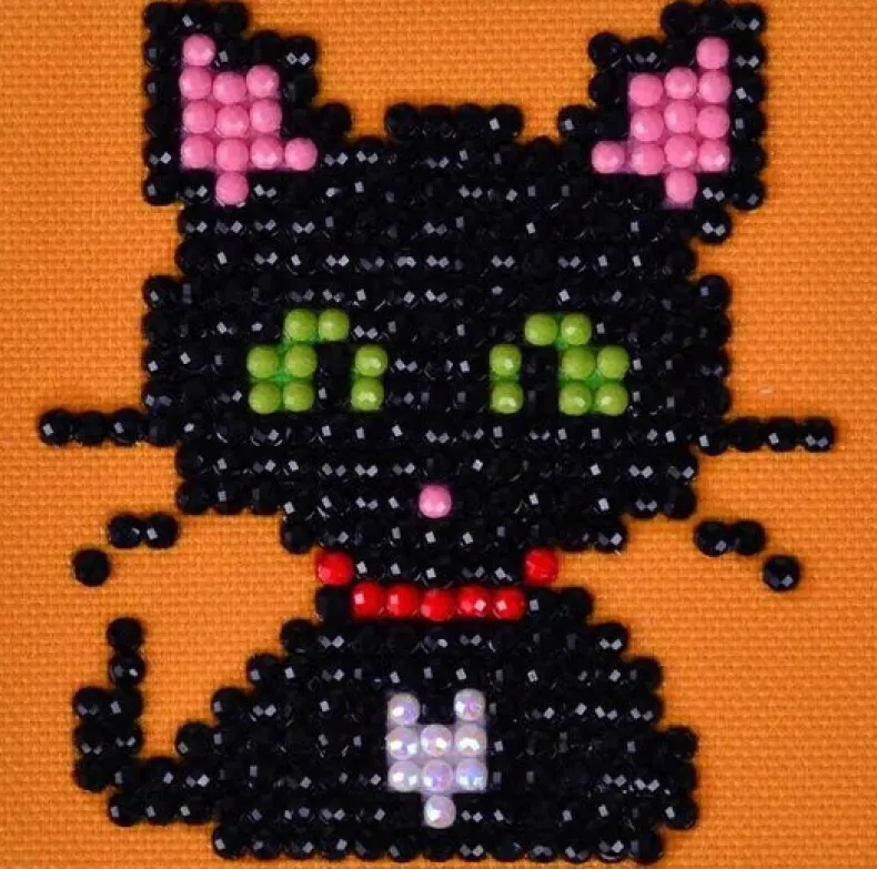 Green Eye Sparkle Diamond Dotz