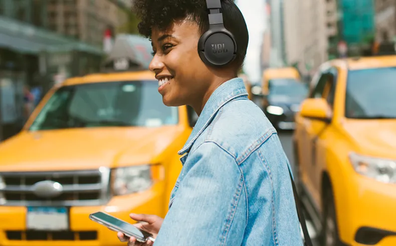 JBL Live 670NC Bluetooth koptelefoon met noise cancelling - on-ear - Zwart