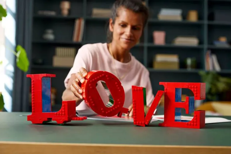 LEGO Art 31214 LOVE