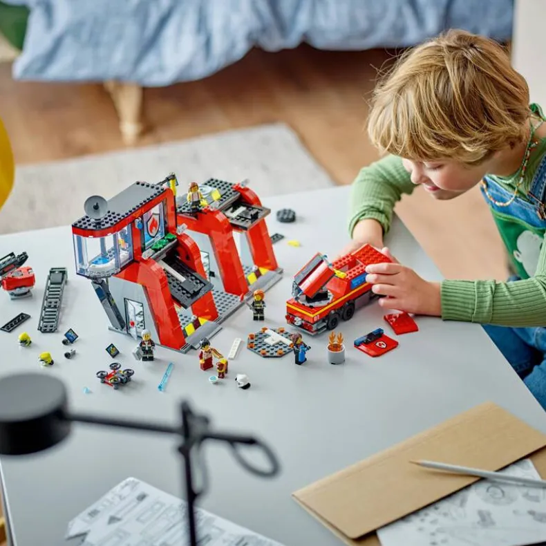 LEGO City 60414 Brandweerkazerne en brandweerauto