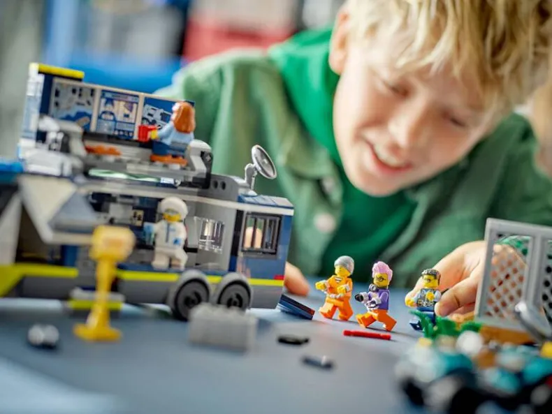 LEGO City 60418 Politielaboratorium in truck