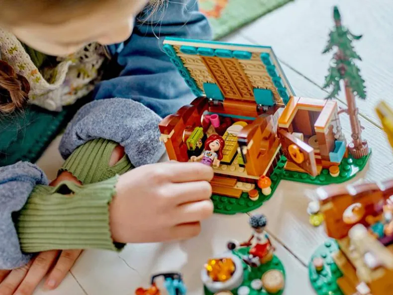 LEGO Friends 42624 Avonturenkamp knusse boshutten