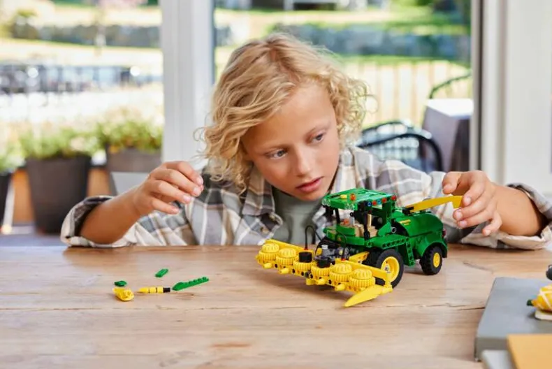 LEGO Technic 42168 John Deere 9700 Forage Harvester