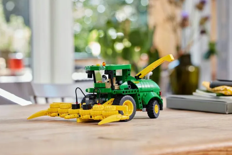 LEGO Technic 42168 John Deere 9700 Forage Harvester