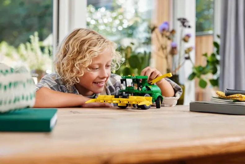 LEGO Technic 42168 John Deere 9700 Forage Harvester