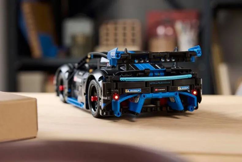 LEGO Technic 42176 Porsche GT4 e-Performance racewagen