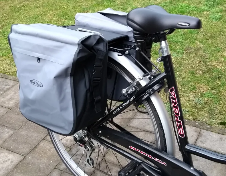 Waterdichte achtertas dubbel